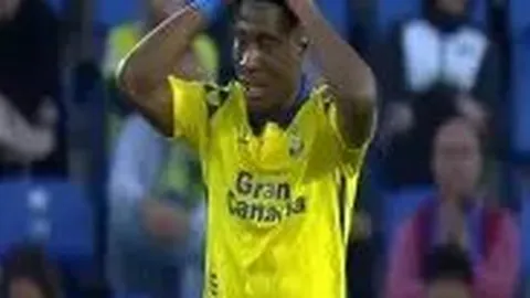 新疆战胜上海，四强争夺仍有望