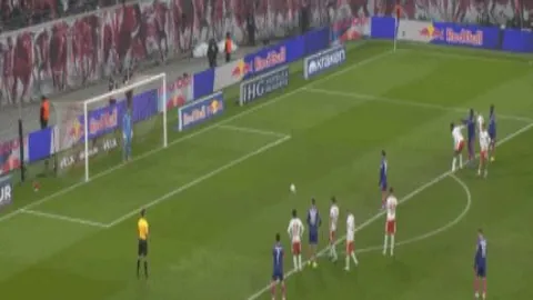 孔帕尼需调整策略以应对戴维斯速度劣势；乌尔比希天赋出众